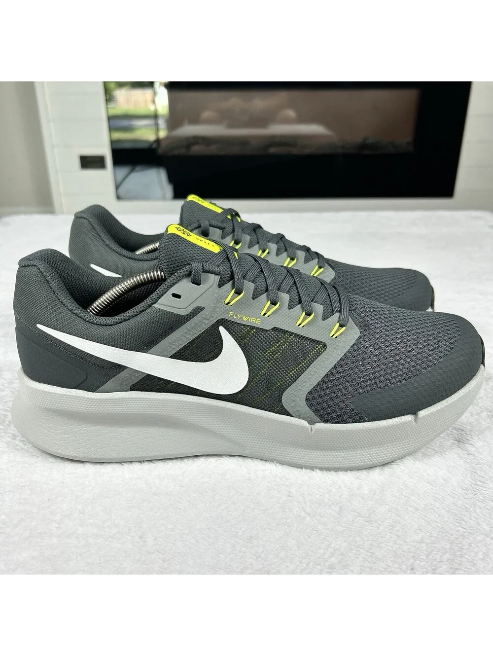 Nike Run Swift 3 Men's Running Shoes Size 13 Grey White DR2695-014 Walking Shoes